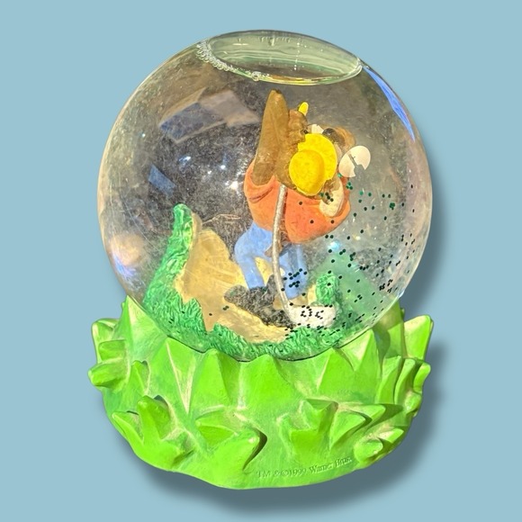 Goebel Vintage 1999 Looney Tunes Tazmanian Devil "Tee'd Off" Golfing Snowglobe - Picture 2 of 5
